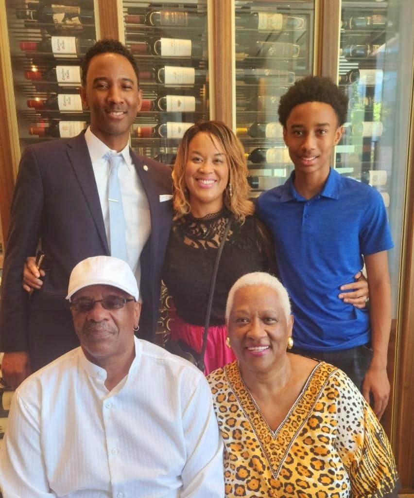 Family dinner with grandparents